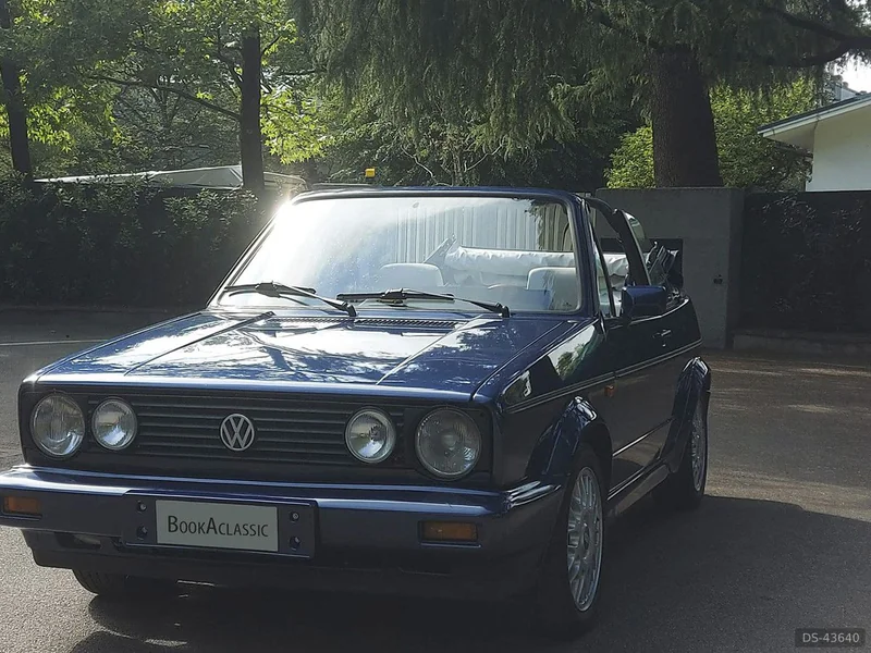 1990 Volkswagen Golf Cabriolet in Milano 2