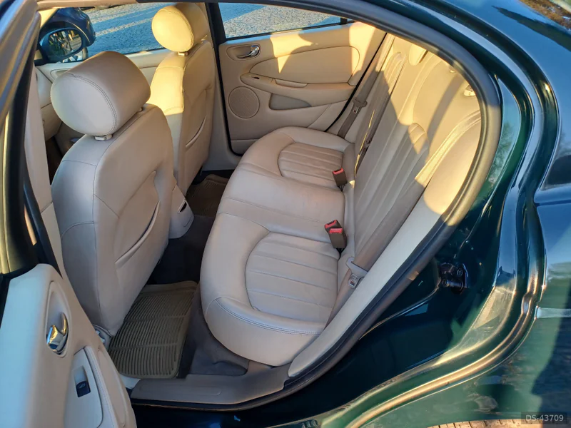 2002 Jaguar X Type in Santo Tirso 6