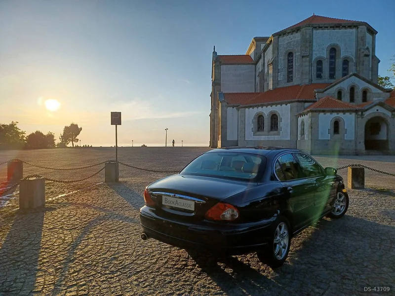 2002 Jaguar X Type in Santo Tirso 8