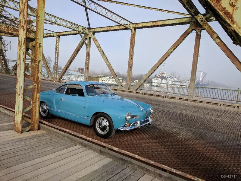 1968 Volkswagen Karmann Ghia in Toronto 2