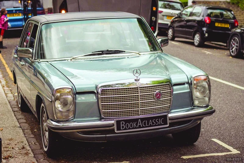 1975 Mercedes-Benz W114 250 in London
