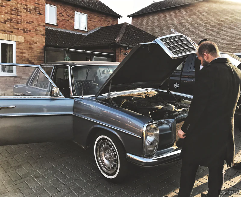 1975 Mercedes-Benz W114 250 in London 4