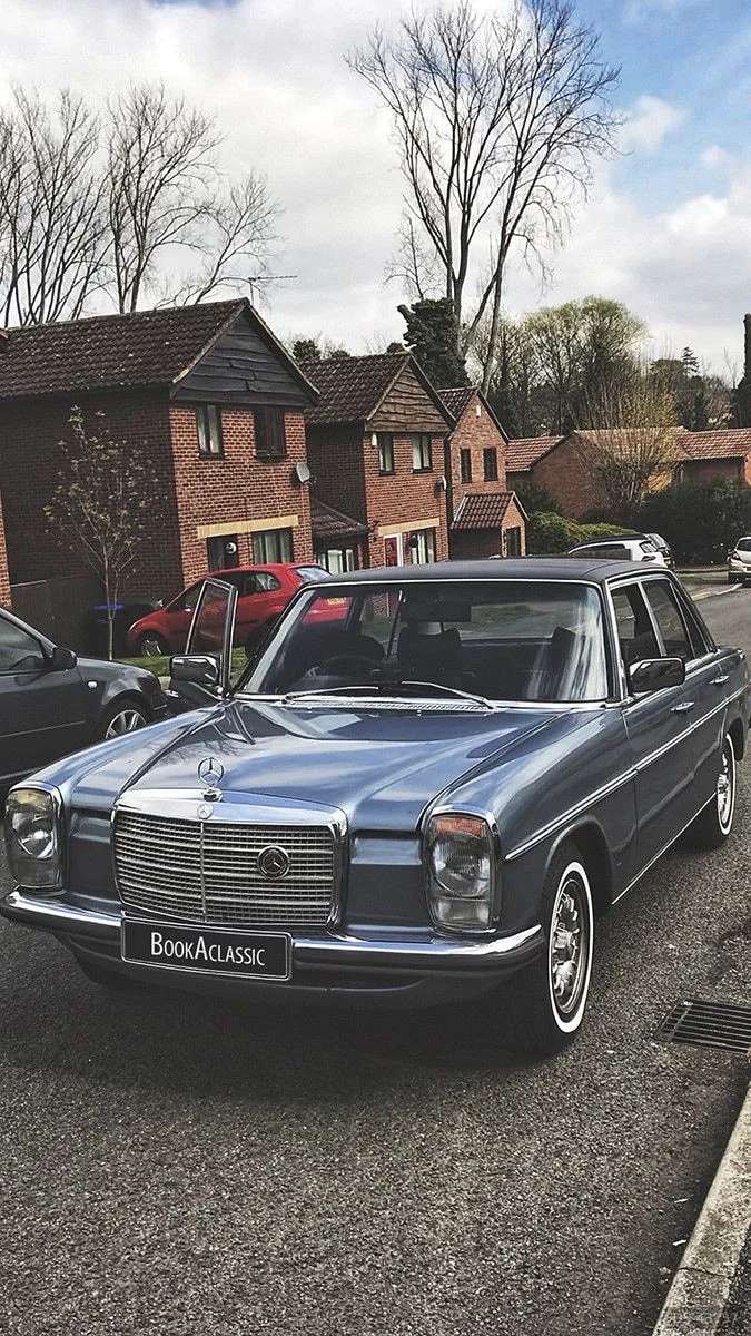 1975 Mercedes-Benz W114 250 in London 5