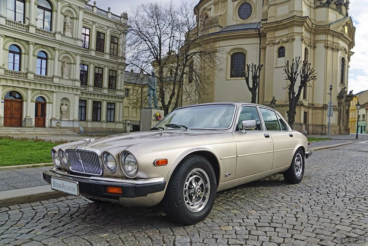 1986 Jaguar XJ6 Vanden Plas