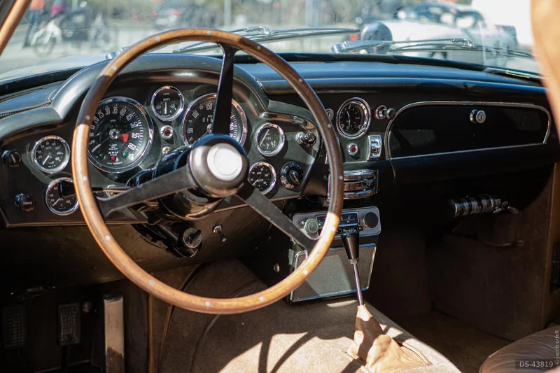 1969 Aston Martin Vantage in Vordingborg 6