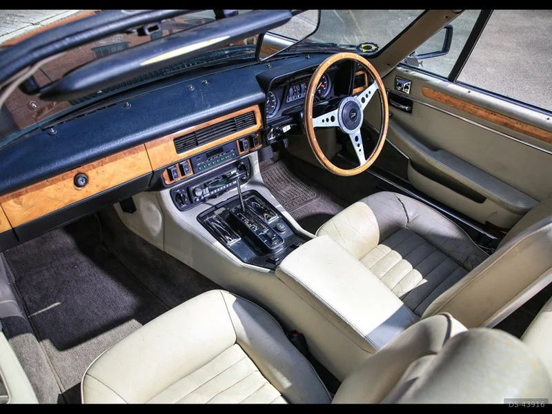 1984 Jaguar Xjs in London 4