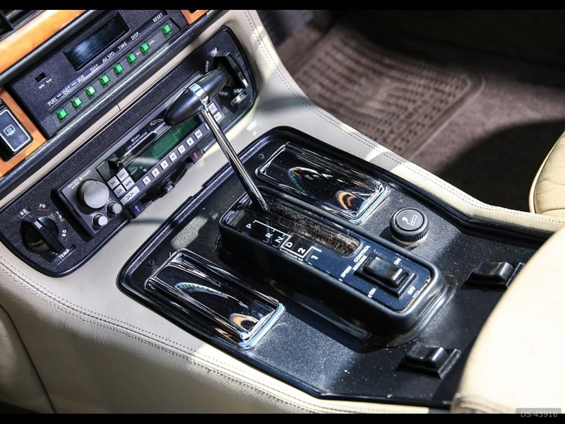 1984 Jaguar Xjs in London 6