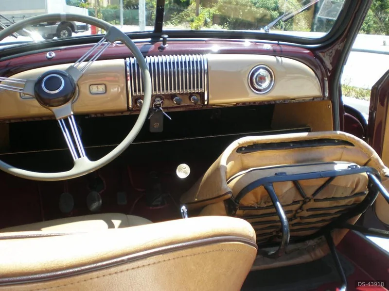 1950 Morris Minor in Vila Nova De Gaia 2