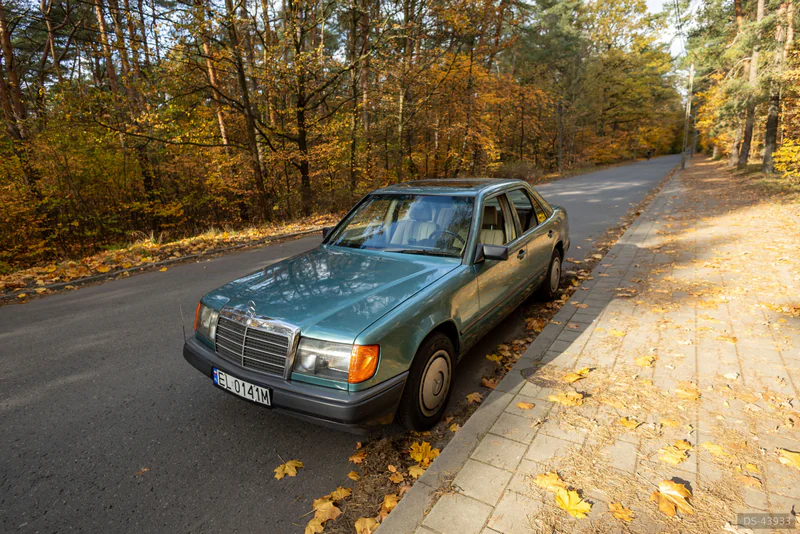 1985 Mercedes-Benz W124 in łódź 2