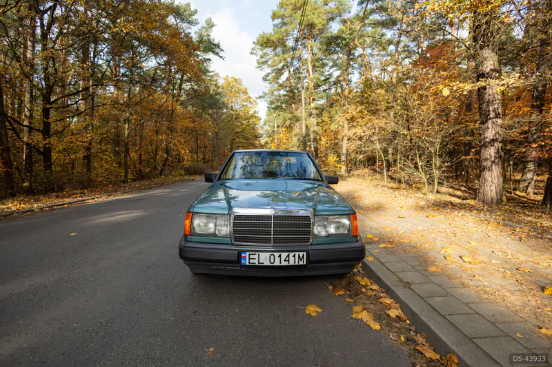 1985 Mercedes-Benz W124 in łódź 3