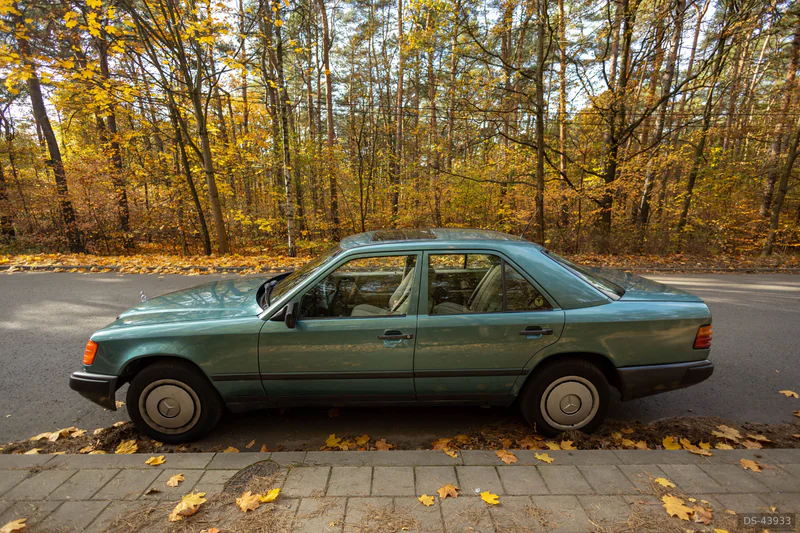 1985 Mercedes-Benz W124 in łódź 4