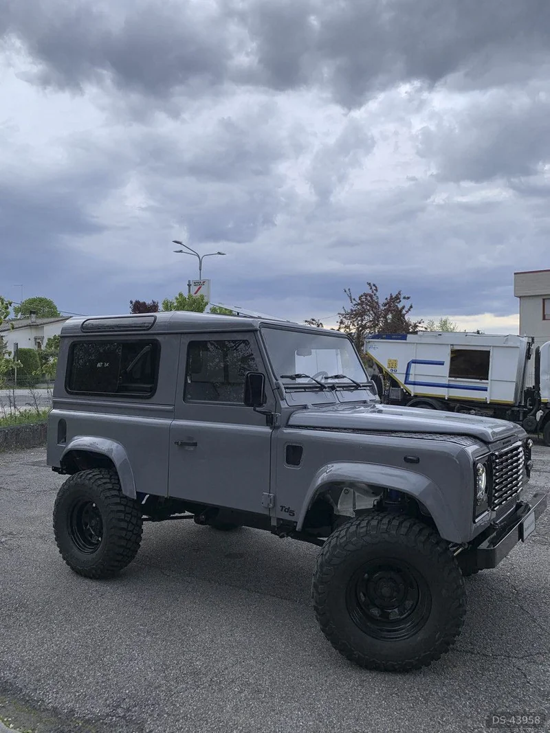 2006 Land Rover Defender 90 Td5 in Povegliano 2