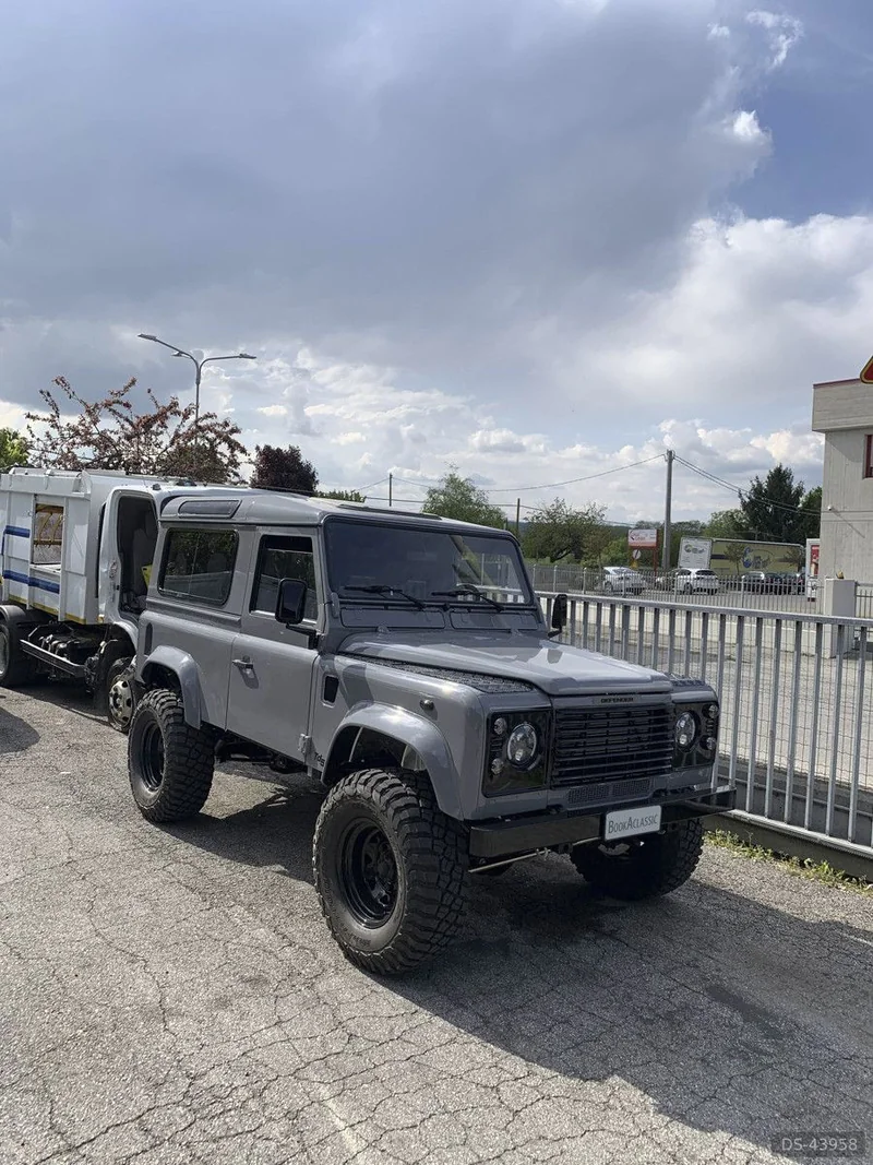 2006 Land Rover Defender 90 Td5 in Povegliano 3