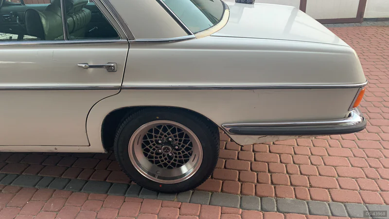 1972 Mercedes-Benz W114 280e in Poznań 6