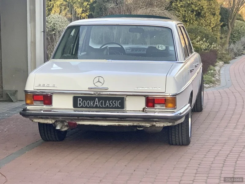 1972 Mercedes-Benz W114 280e in Poznań 4