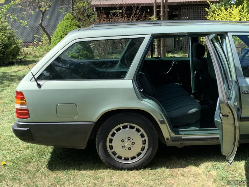 1988 Mercedes-Benz W124 in łódź 6