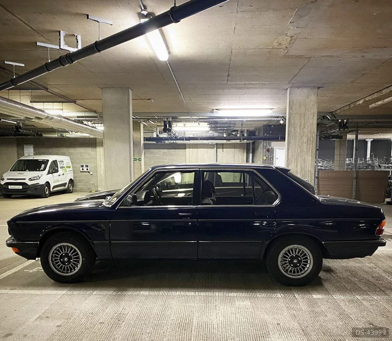 1983 BMW E28 525e in London 6