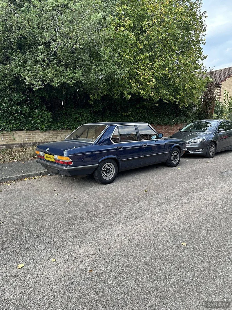 1983 BMW E28 525e in London 9