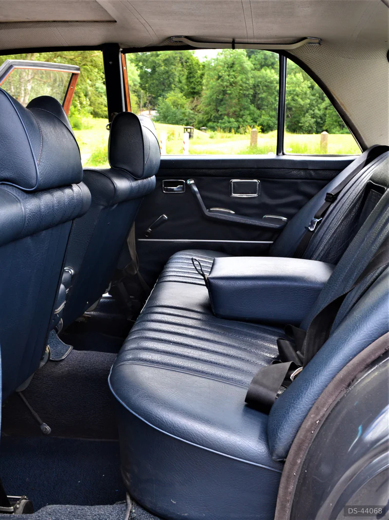 1972 Mercedes-Benz 280SE 3.5 in Harrow 5