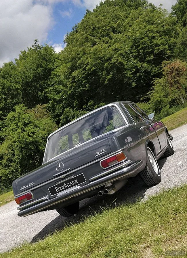 1972 Mercedes-Benz 280SE 3.5 in Harrow 7
