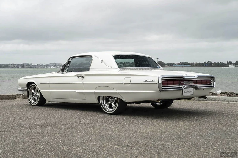 1966 Ford Thunderbird Landau in Port Kembla 4