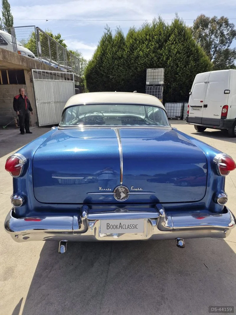1955 Oldsmobile 98 Holiday 4 Doors Hardtop in Sarria 3