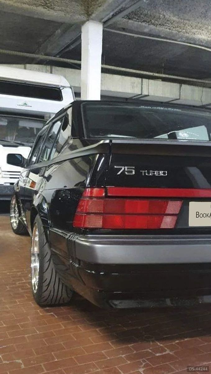 1990 Alfa Romeo 75 Turbo America in Roma 4