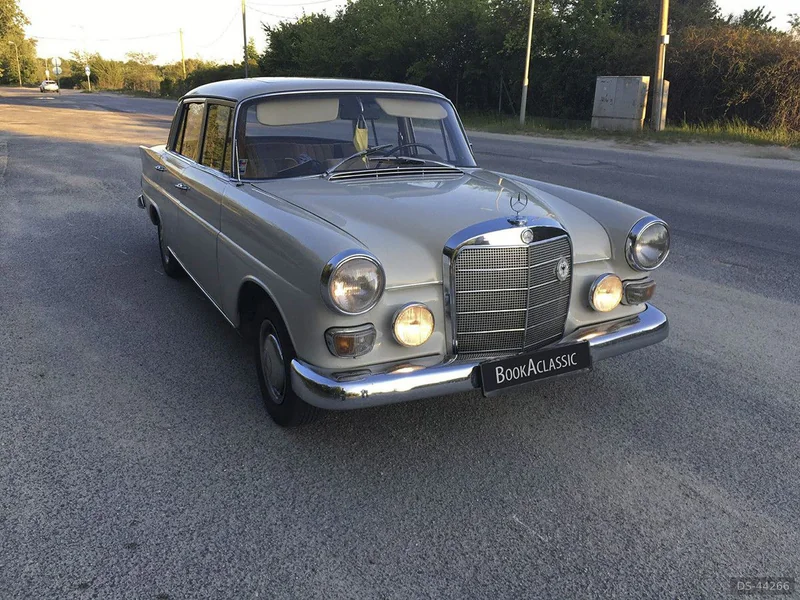 1967 Mercedes-Benz W110 230 in Bratislava 8