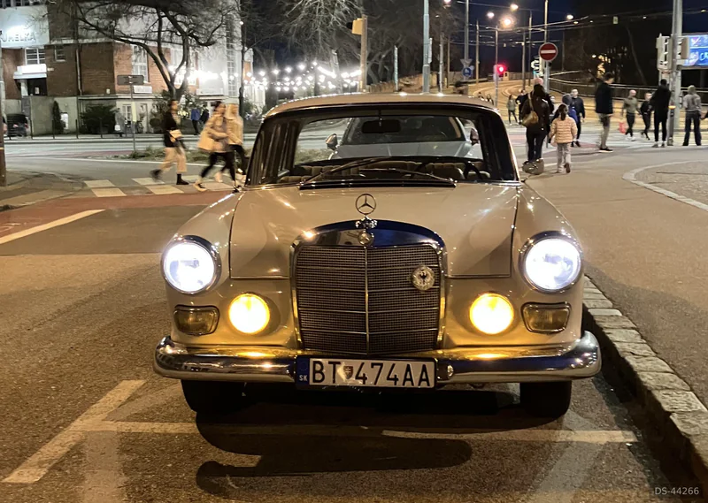 1967 Mercedes-Benz W110 230 in Bratislava 9