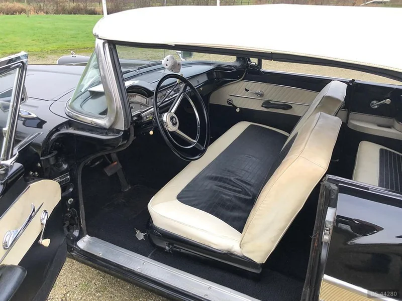1958 Ford Fairlane 500 Sunliner
