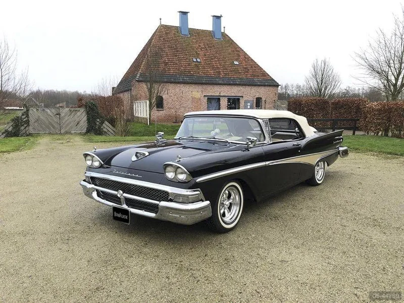 1958 Ford Fairlane 500 Sunliner