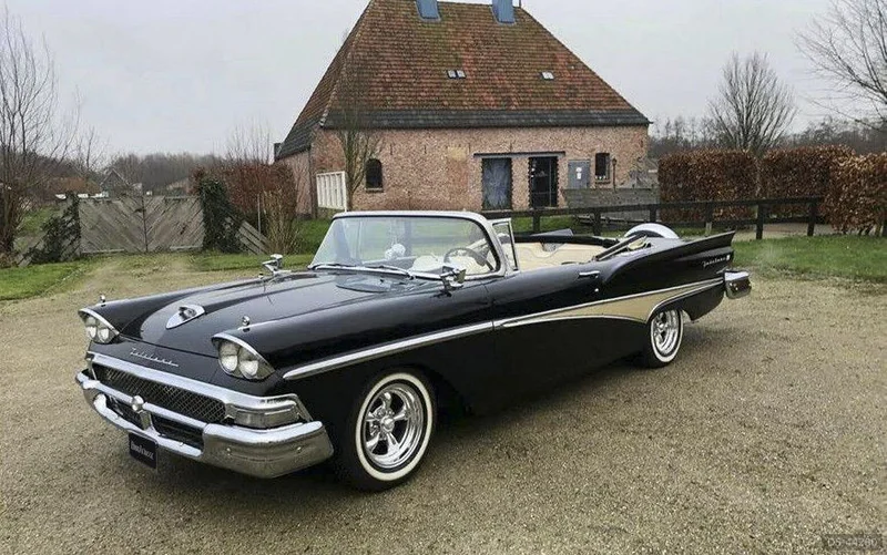1958 Ford Fairlane 500 Sunliner