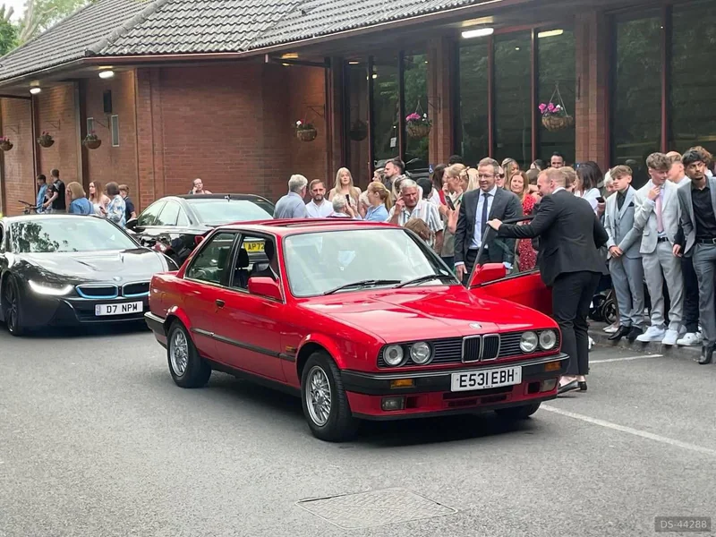 1988 BMW 320i in Bristol 9