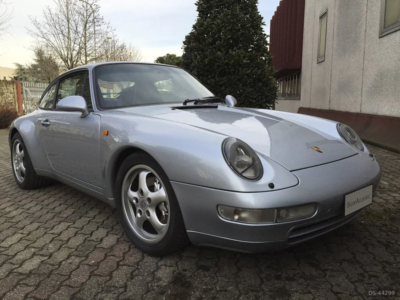 1995 Porsche 993 Carrera 4 in Segrate