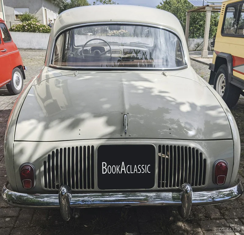 1959 Renault Dauphine in Coimbra 4