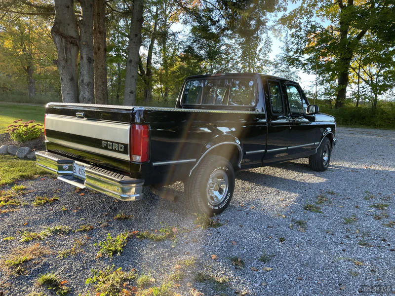 1994 Ford F-150 XL Extended Cab in Toronto 4