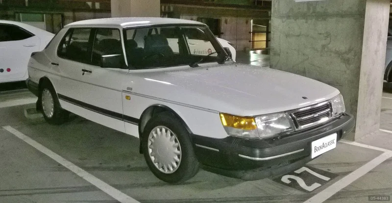 1991 Saab 900i in Melbourne 3