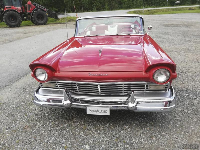 1957 Ford Skyliner in Luleå 2