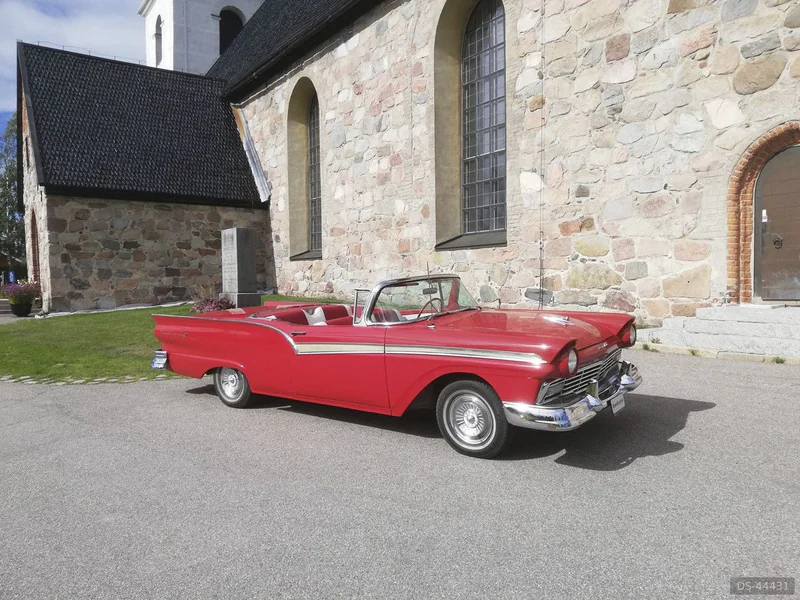 1957 Ford Skyliner in Luleå 5