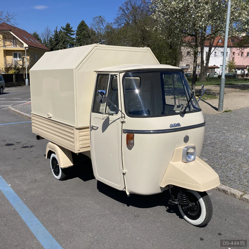 1984 Piaggio Ape P501 in Praha 8 - Libeň 6