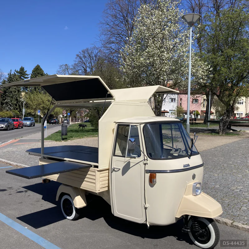 1984 Piaggio Ape P501 in Praha 8 - Libeň 7
