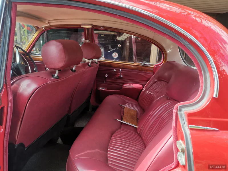 1967 Jaguar S Type 3.8 in Southampton 8