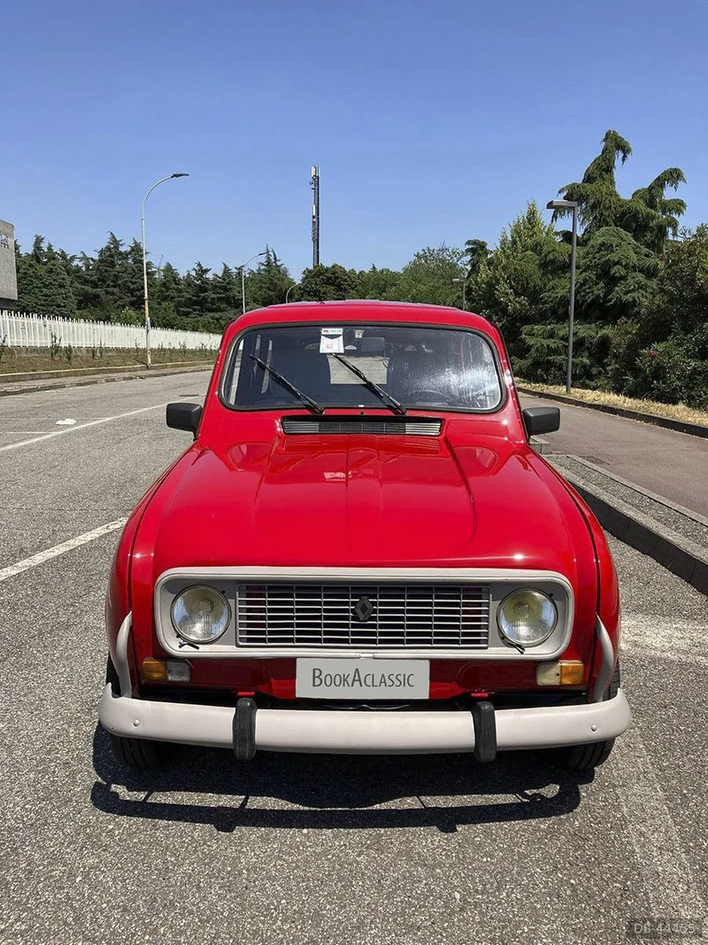 1992 Renault 4 TL in Milano 3