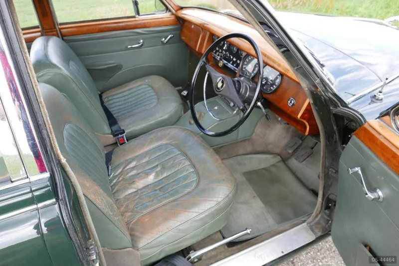1960 Jaguar Mk 2 in Roma 6