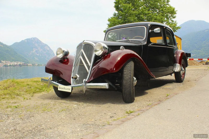 1952 Citroen Traction Avant in Lugano 2