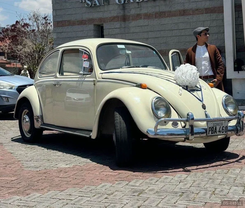 1967 Volkswagen Beetle in Quito 7
