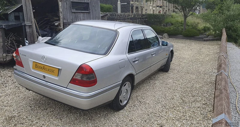1995 Mercedes-Benz C220 Petrol Saloon in Colne 3