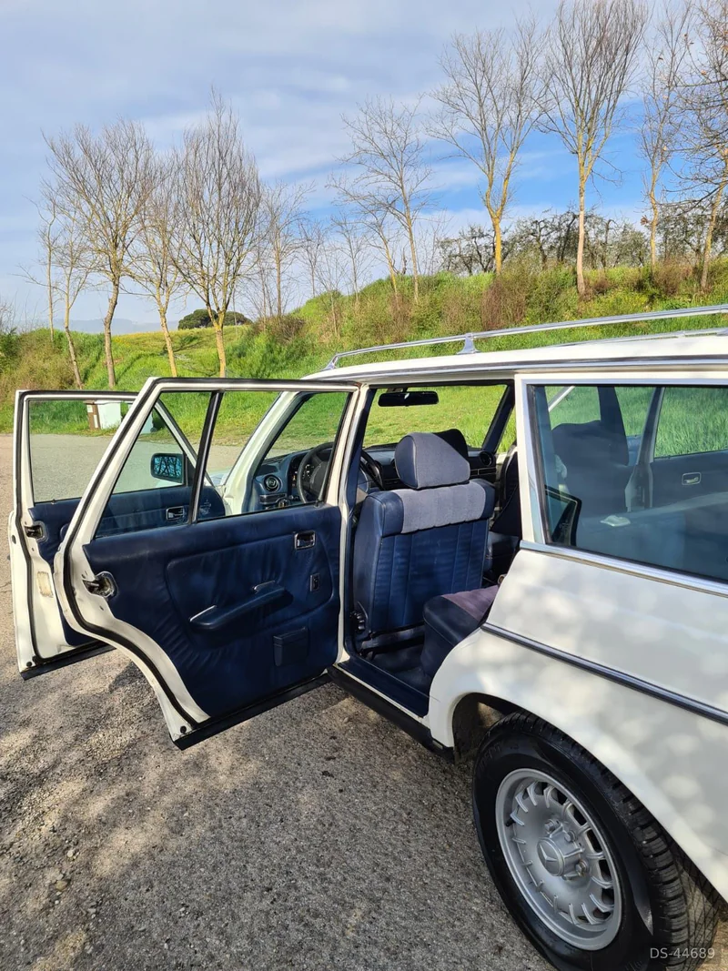 1982 Mercedes-Benz 240 Ttd in Arezzo 5
