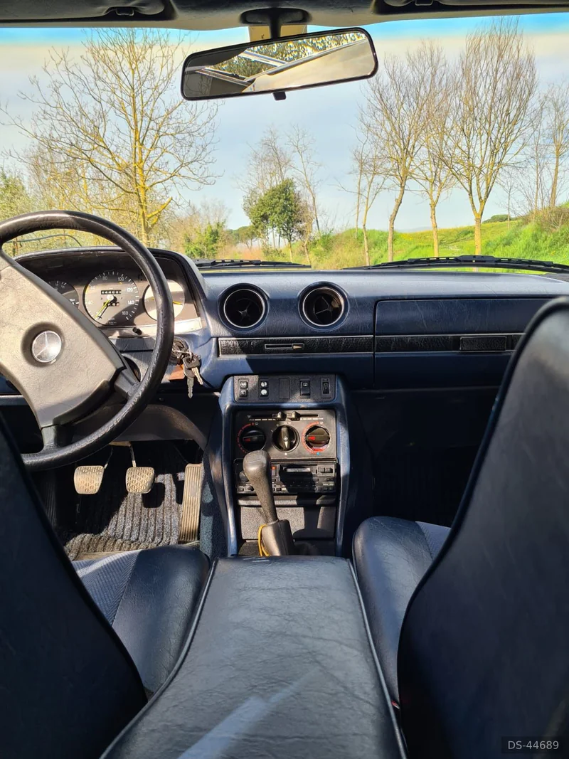 1982 Mercedes-Benz 240 Ttd in Arezzo 7