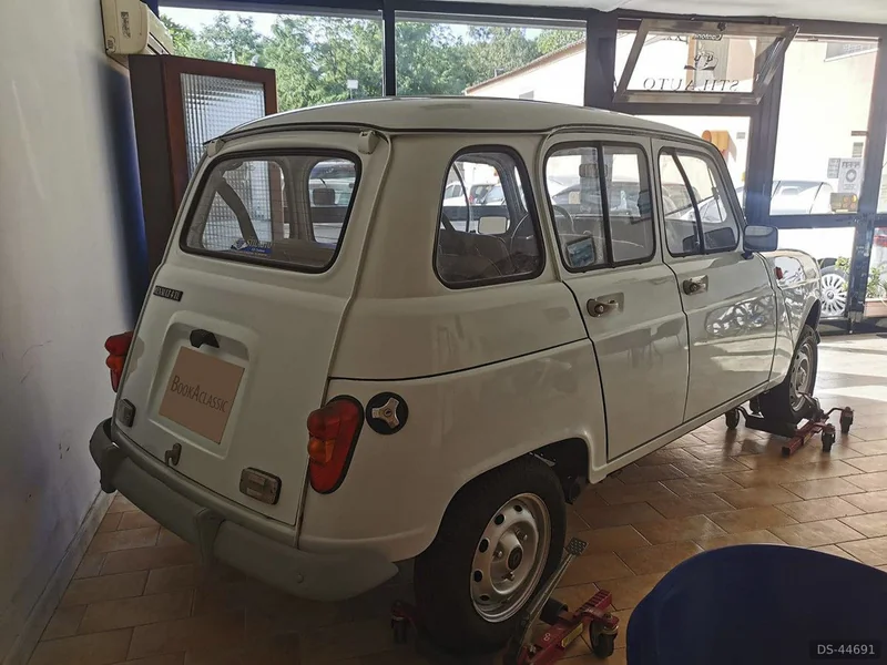 1992 Renault 4 950 in Sant'anastasia 3